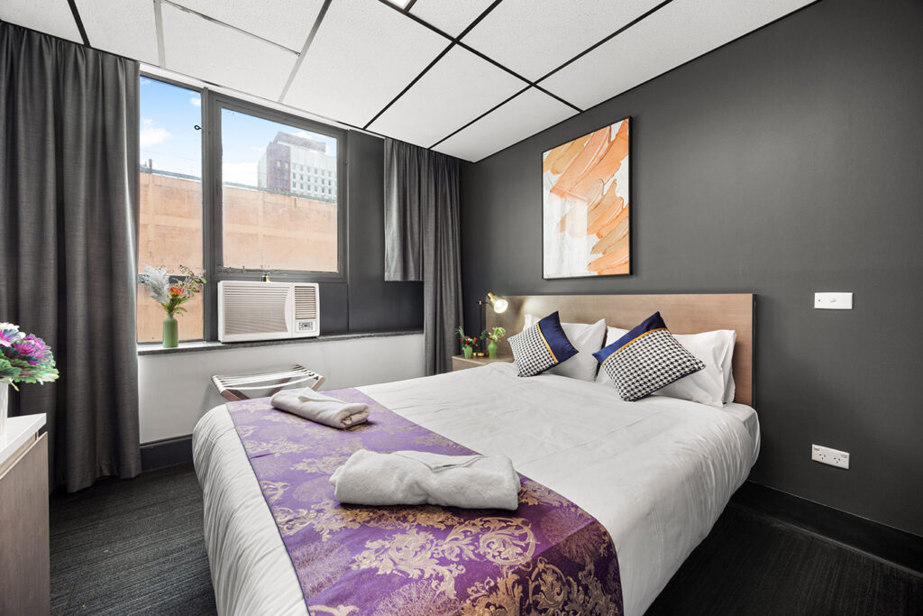 STANDARD QUEEN ROOM
